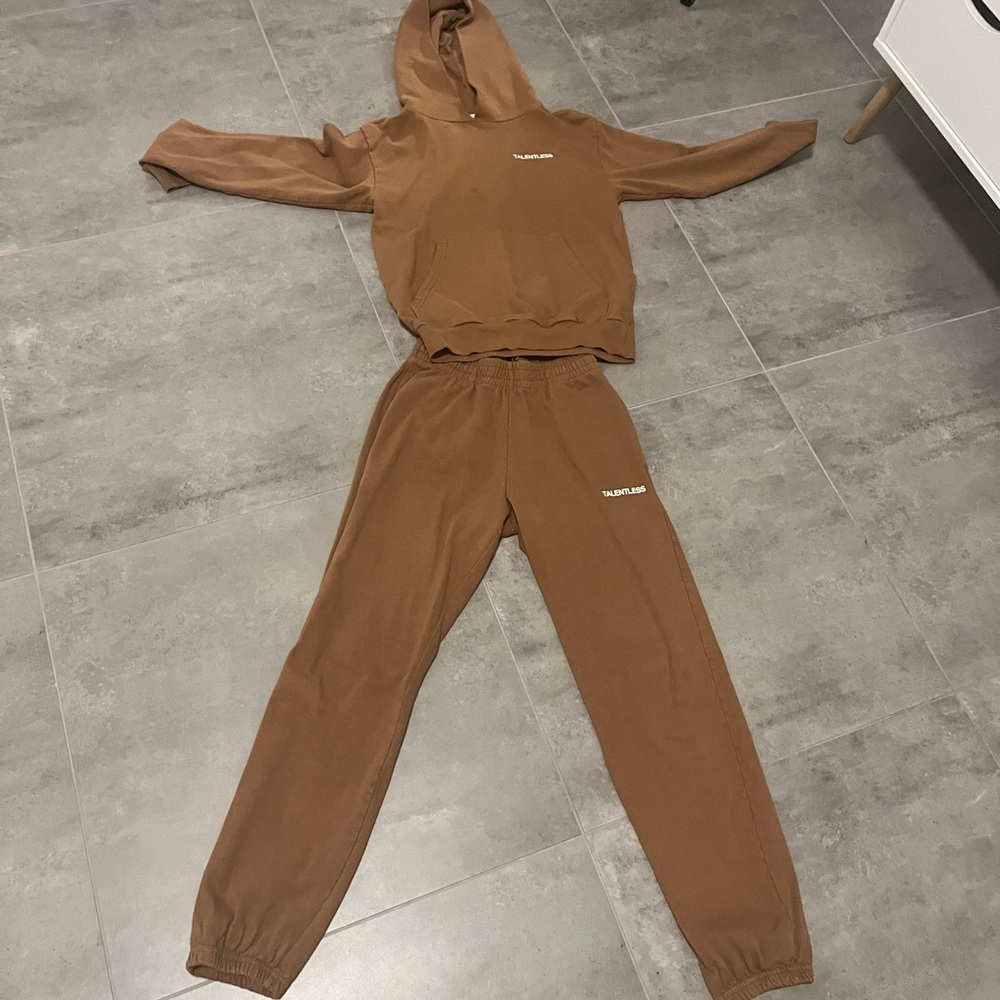 Talentless sweatsuit
